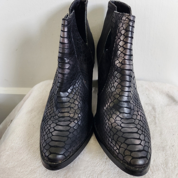 Laura Marano Not Rated Black Faux Leather 3" Heeled Boot Bootie Snakeskin Sz 8 - Picture 2 of 10